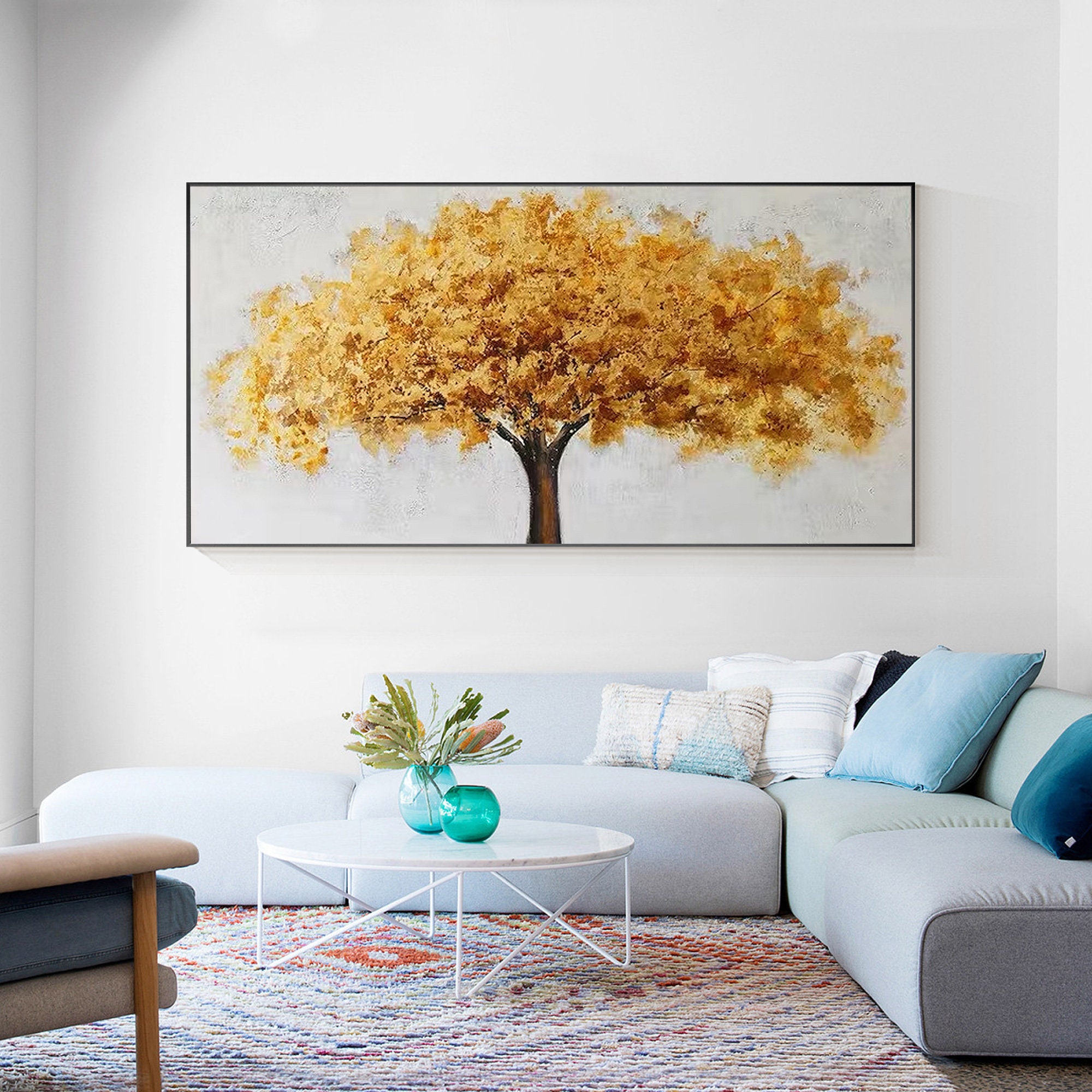黄金の咲く木の抽象画 キャンバスに描かれた大きな木の塔 質感のある