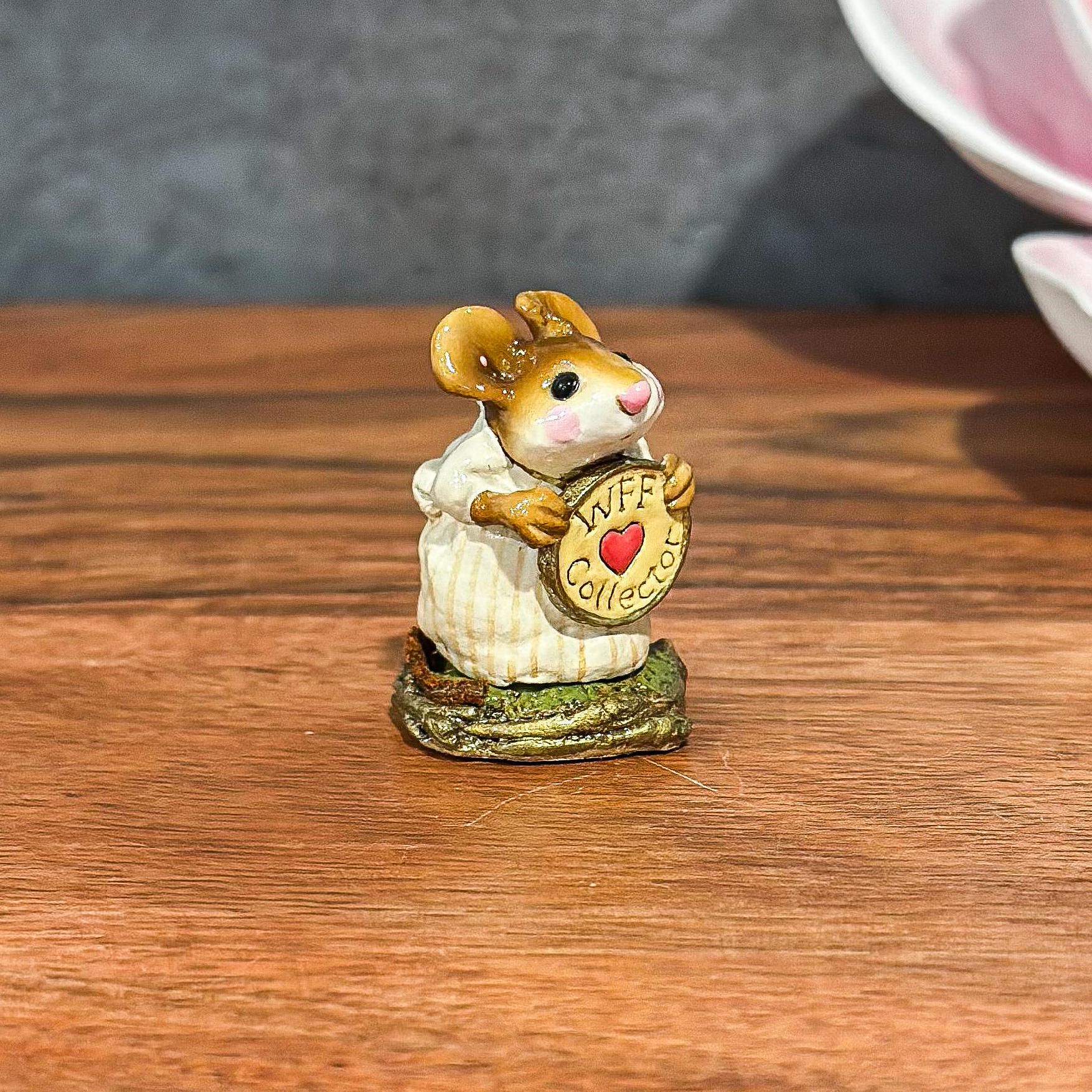 Wee Forest Folk Mouse Figurine: 1998 Collector's Piece by Annette