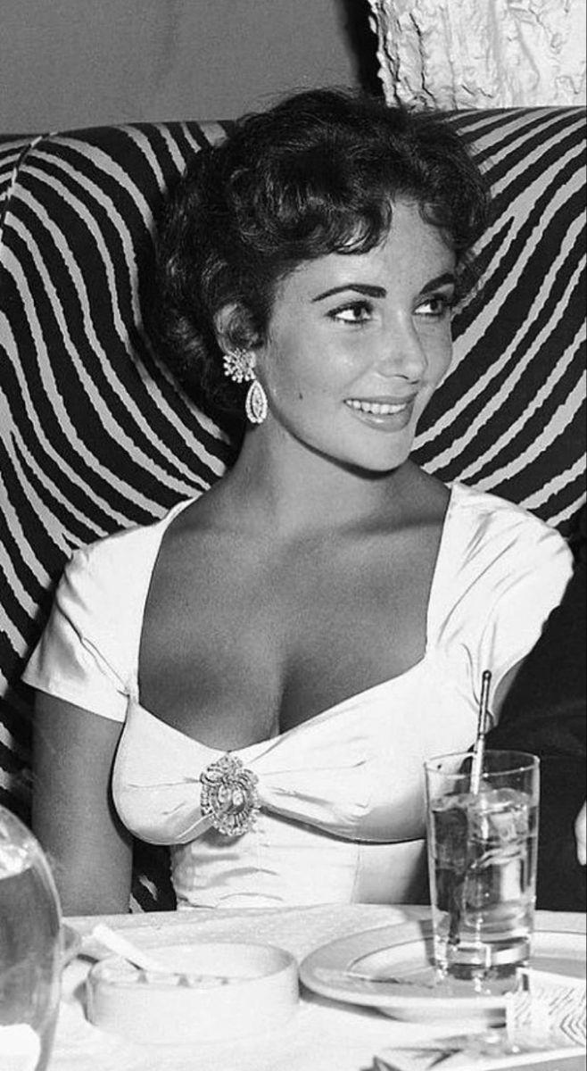 エリザベス・テイラー 1957 : r/OldSchoolCool
