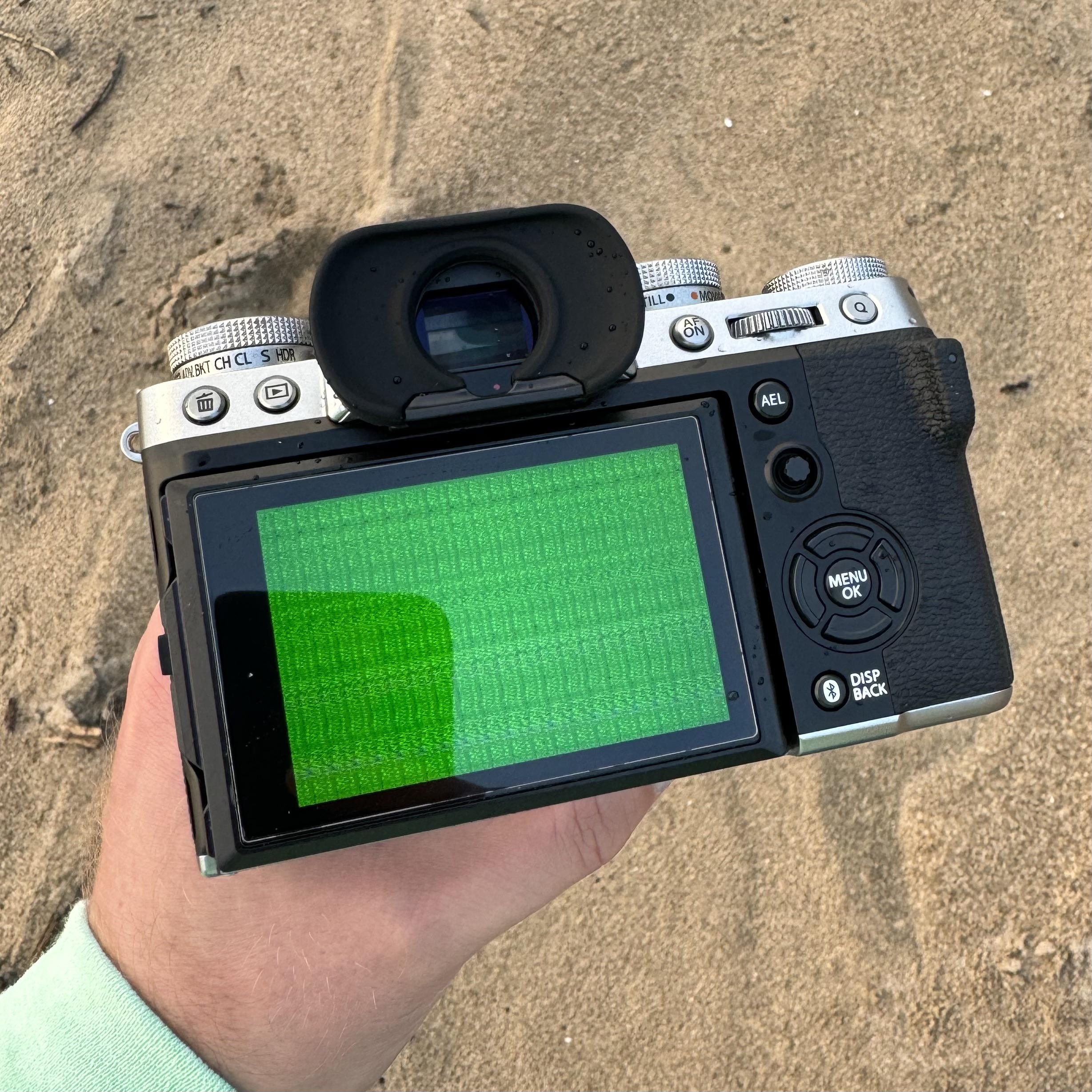富士フイルム XT5 緑色の画面エラー : r/fujifilm