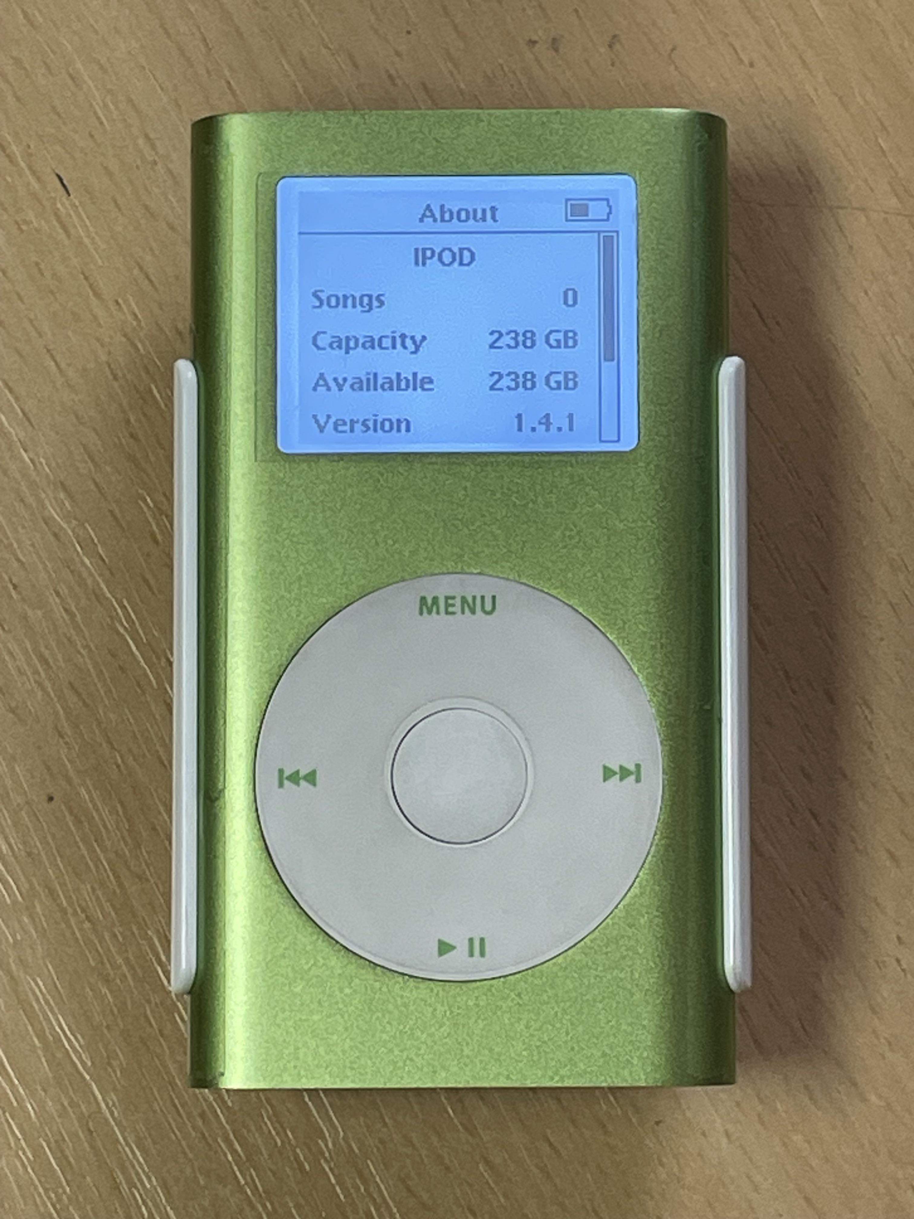 iPod Mini第2世代が、俺の毎日の相棒になる準備完了 : r/ipod