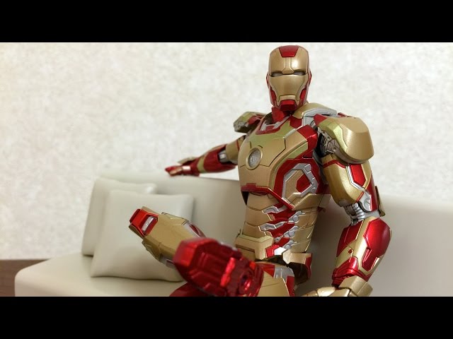 開封速報！S.H.Figuarts アイアンマン マーク42 ＆ 社長のソファ - YouTube