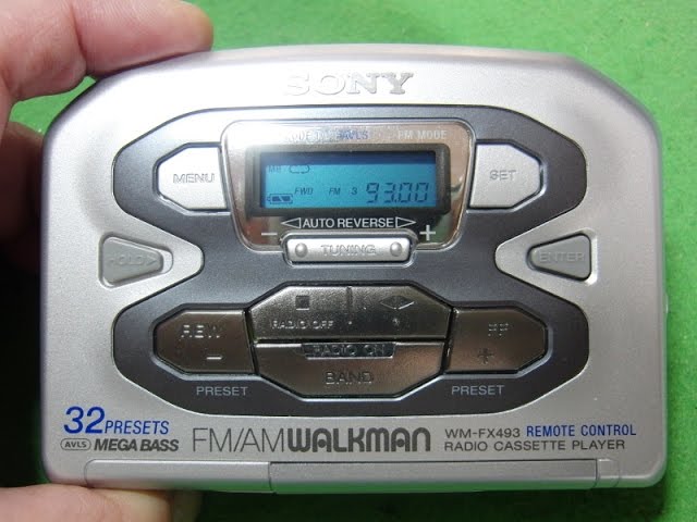 SONY 2000年 カセットウォークマン WM-FX493 - YouTube