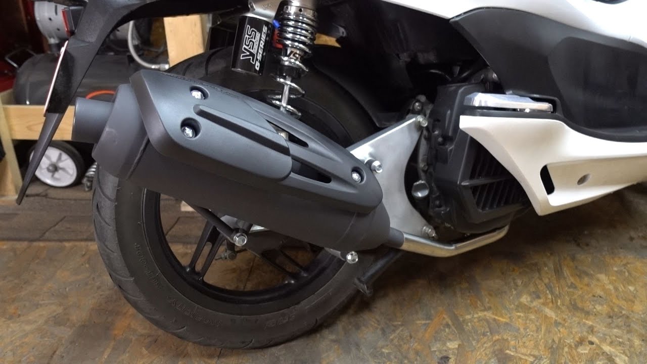 武川サイレントスポーツマフラーの取り付け【PCX125 JF28】 - YouTube