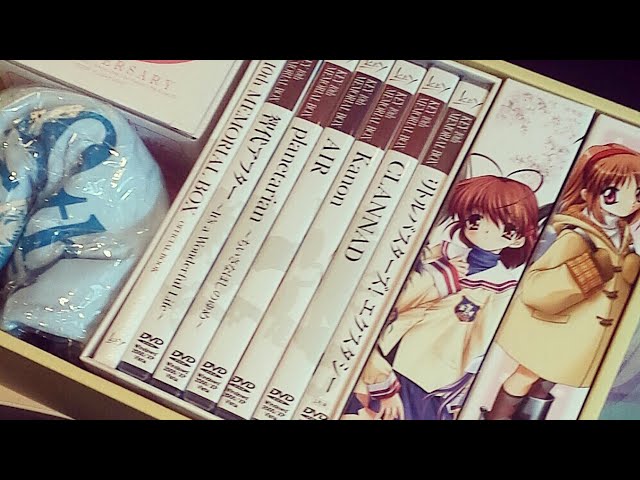 Key 10th Anniversary Memorial Box - YouTube