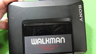 SONY 1990年？ カセットウォークマン WM-2011 - YouTube