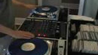 Demo of two Numark X2 hybrid DJ turntables (part 1) - YouTube