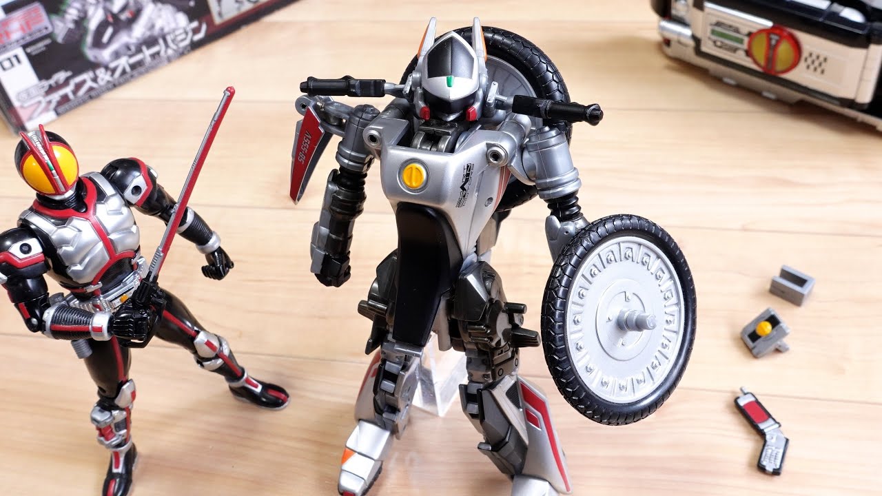 20 years ago's fully transformable Autobajin! Review of