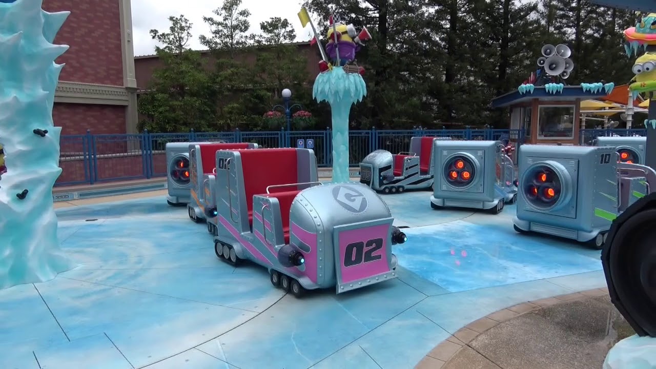 USJ Minions Freeze Ray Sliders 9/1 - YouTube