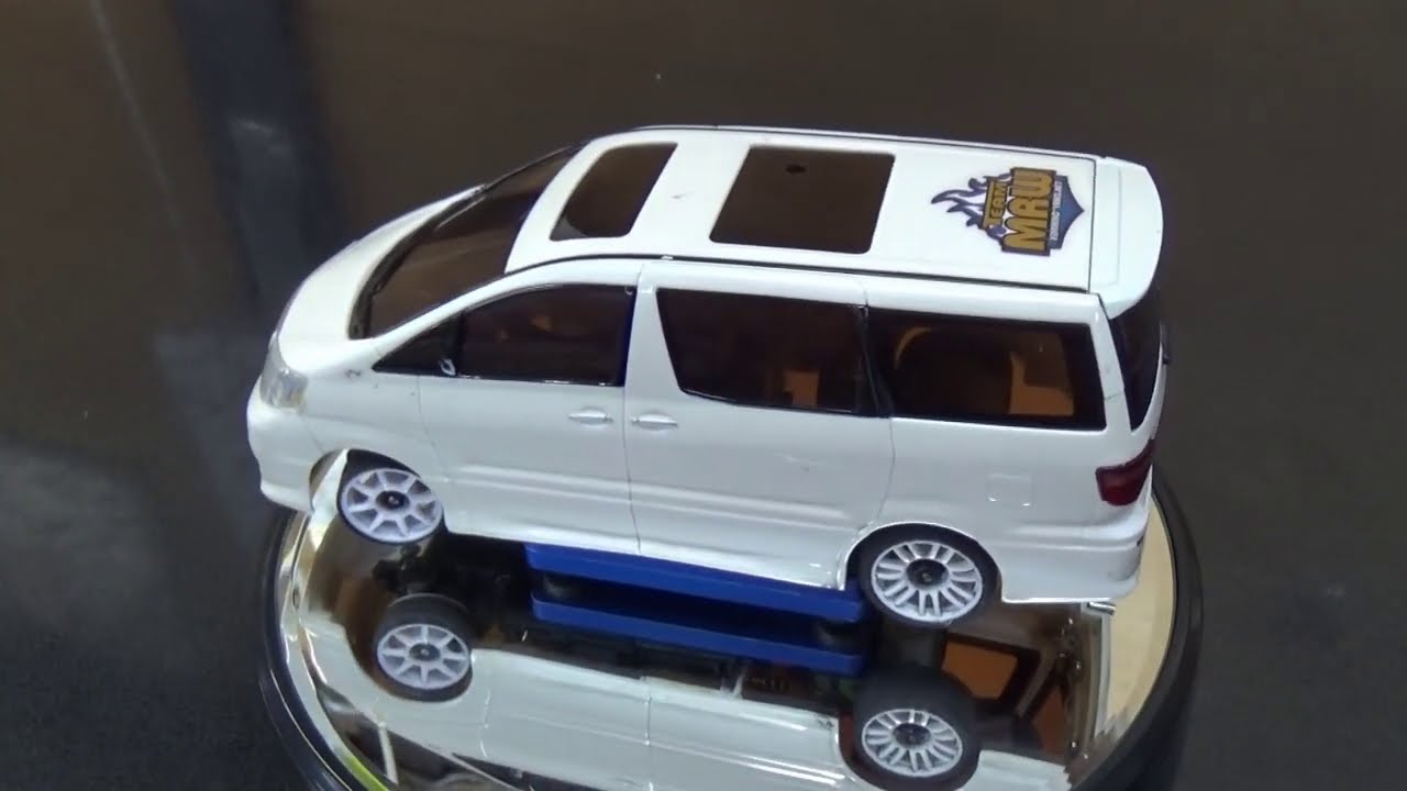 MINI-Z】古いミニッツ純正ボディ アルファードを紹介します。 - YouTube