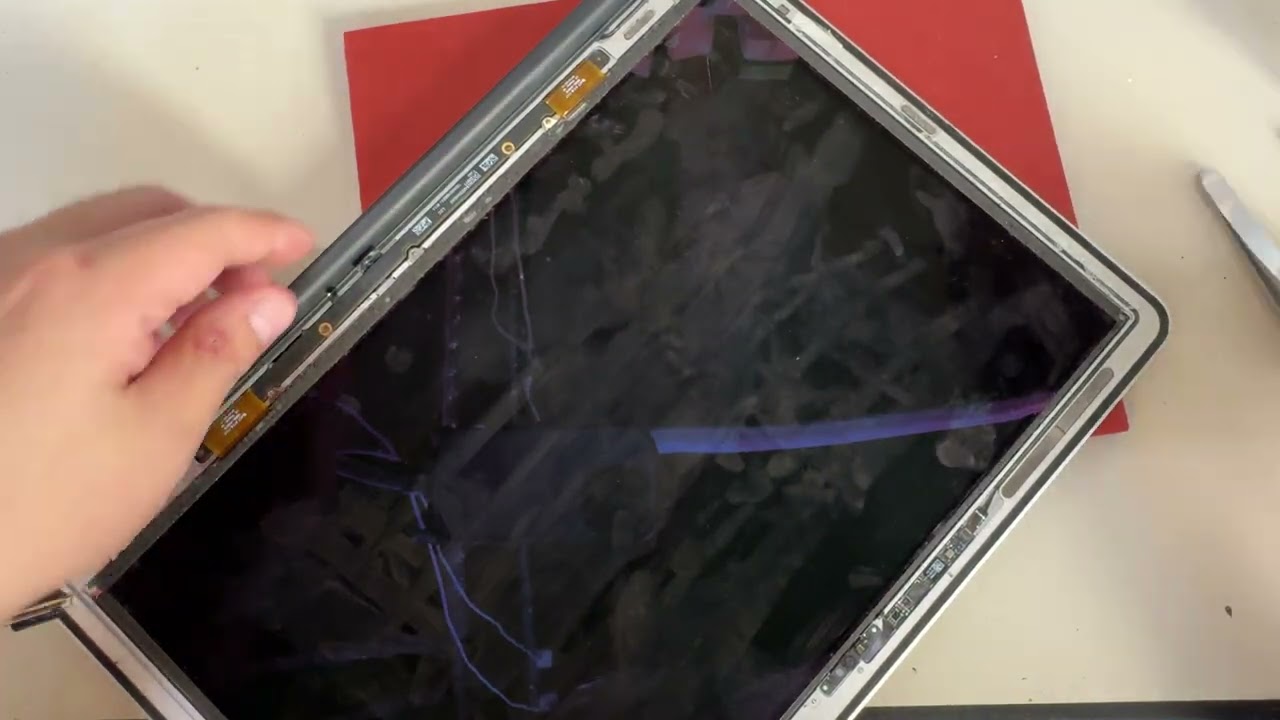 MacBook Air 2011〜2017 LCD液晶ディスプレイ画面割れ交換修理 - YouTube