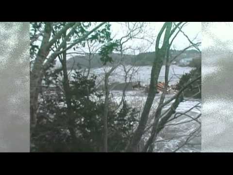 東日本大震災 南三陸町歌津字伊里前壊滅の瞬間 - YouTube