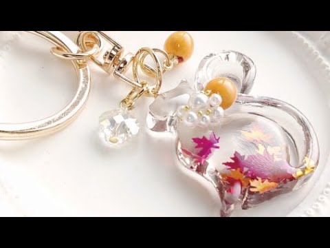 作家のためのレジン 紅葉とネコのキーホルダーを作ろう - YouTube