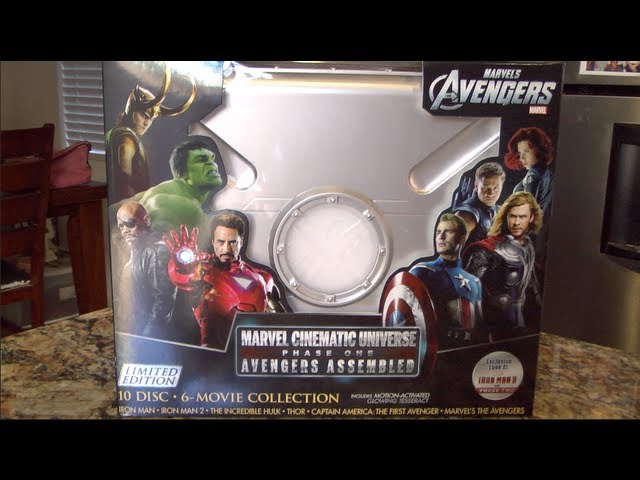 UNBOXING MARVEL CINEMATIC UNIVERSE PHASE ONE AVENGERS ASSEMBLED 10
