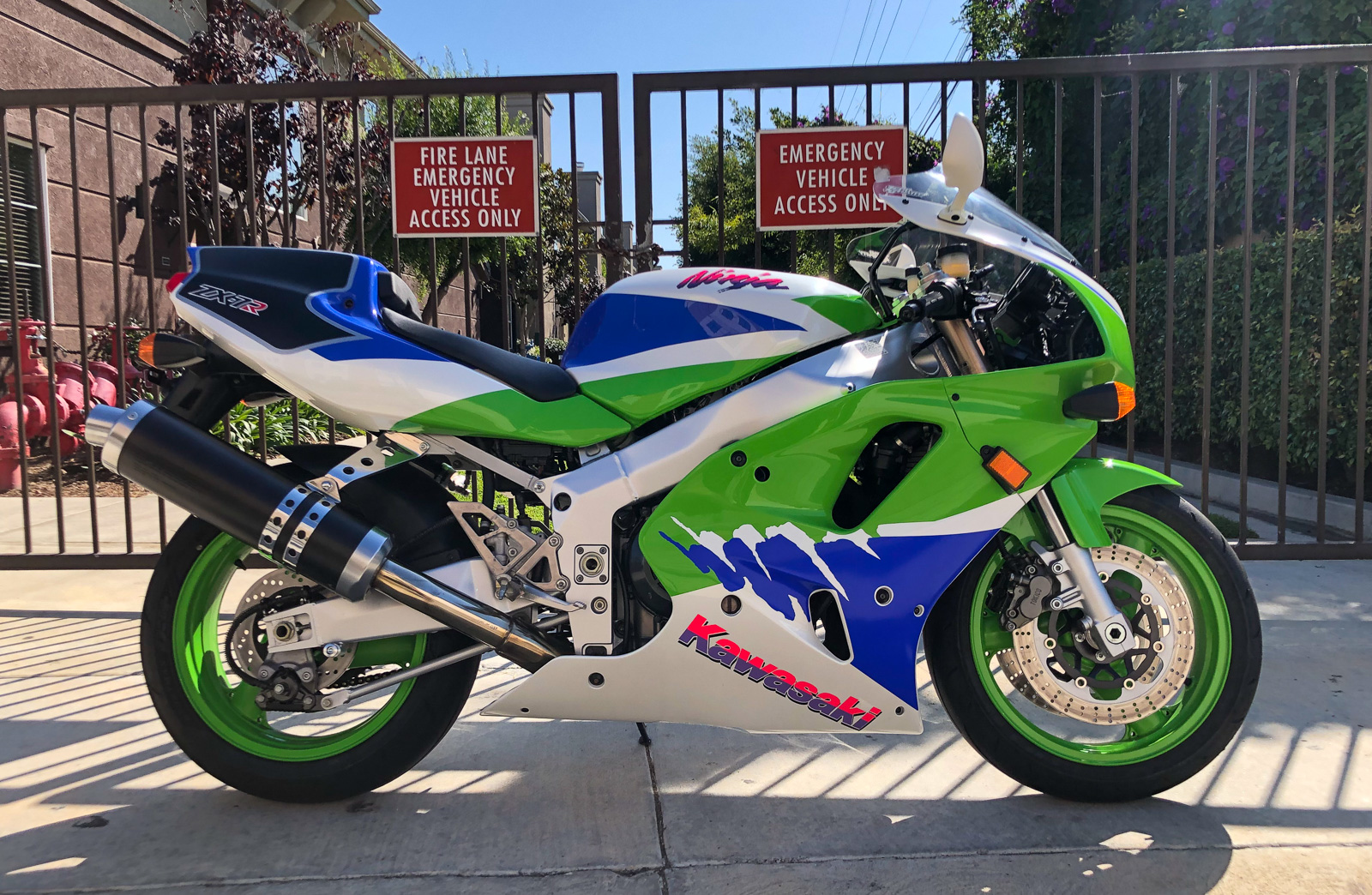 1993 Kawasaki Ninja ZX-7R M1 – Iconic Motorbike Auctions