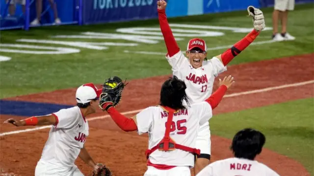 東京五輪】 ソフトボール、日本がアメリカ破り金メダル 北京に続き2