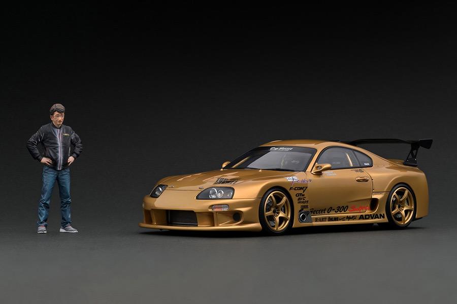 IG2484 1/18 TOP SECRET GT300 Supra (JZA80) Gold With Mr. Smokey