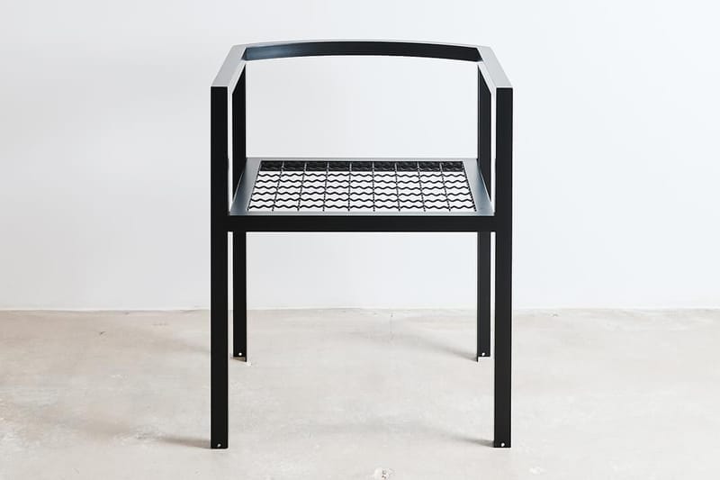 川久保玲のデザインした伝説のコム デ ギャルソンの家具が復刻