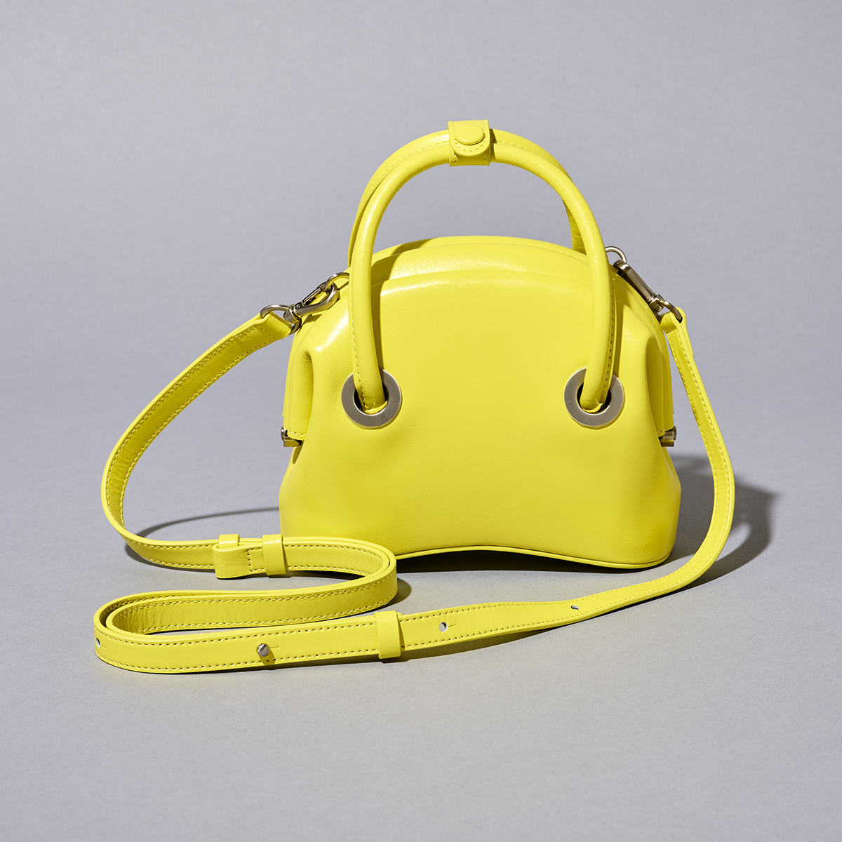 セレクトショップでよく見るバッグ「OSOI」って知ってる？ | VERY