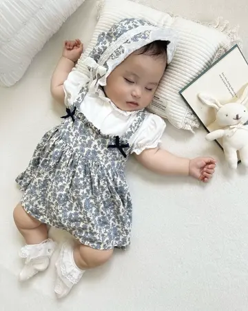 即納商品】【帽子付き】ブルーフラワーリボンロンパース｜ロンパース