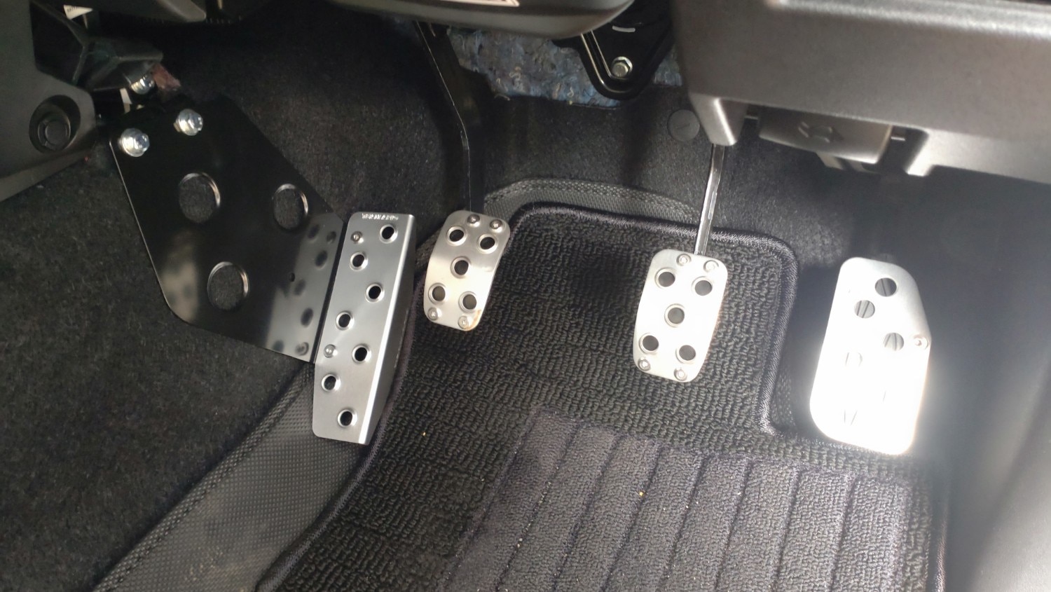 楽天市場】ジムニー JB64 JB74 MT車用 ドライバーズフットレスト