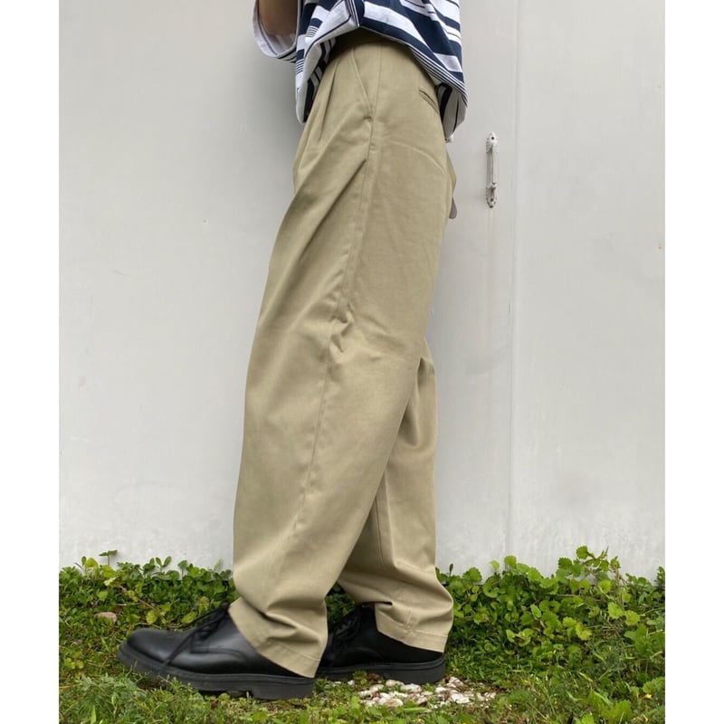 HOLIDAY「DICKIES 2TUCK PANTS 」beige. | gouter le