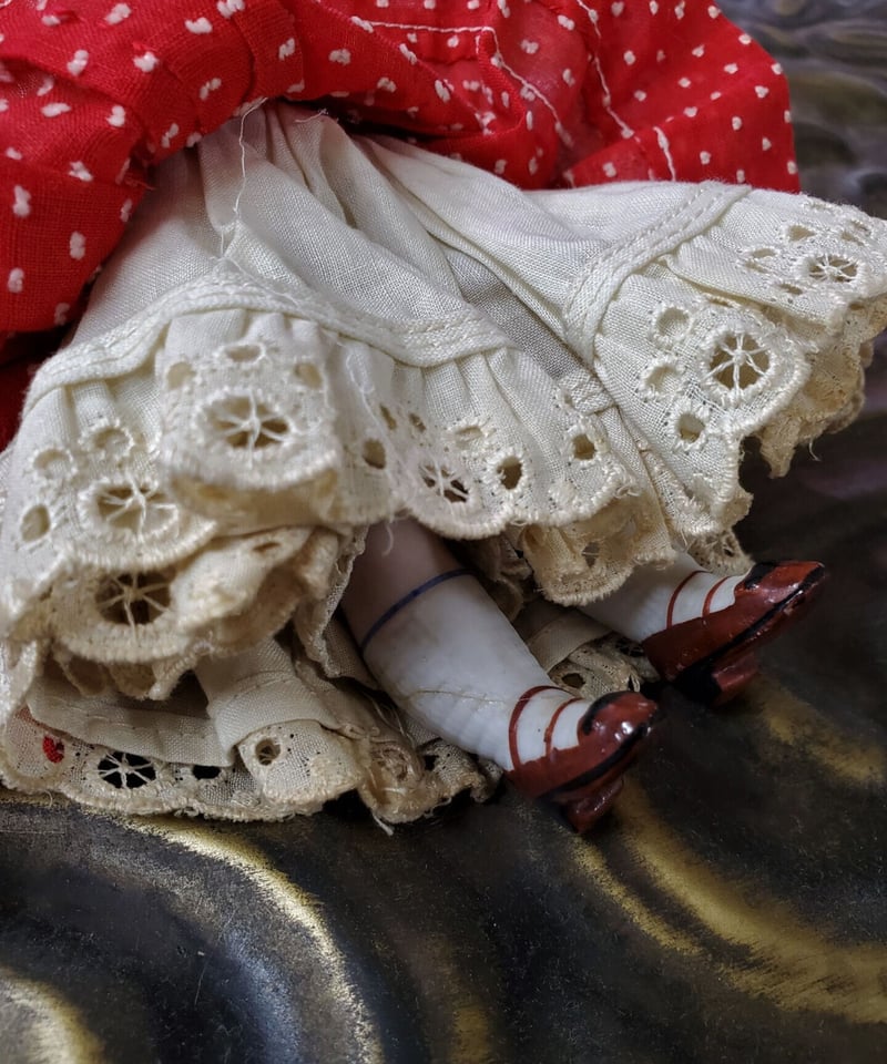 ミニョネット 赤いドレスのビスクドール アンティーク品