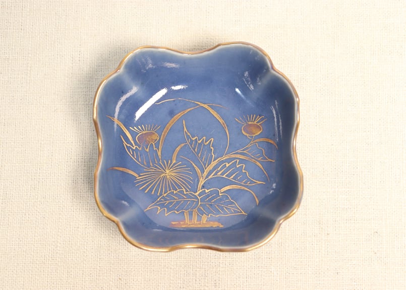 江戸中期瑠璃釉金彩薊図四弁小皿 | 吉祥寺PukuPuku