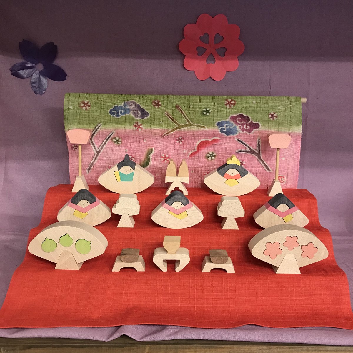 KH232 円びな三段飾り・小（特製・桜）小黒三郎 組み木のひな人形 | ゆ