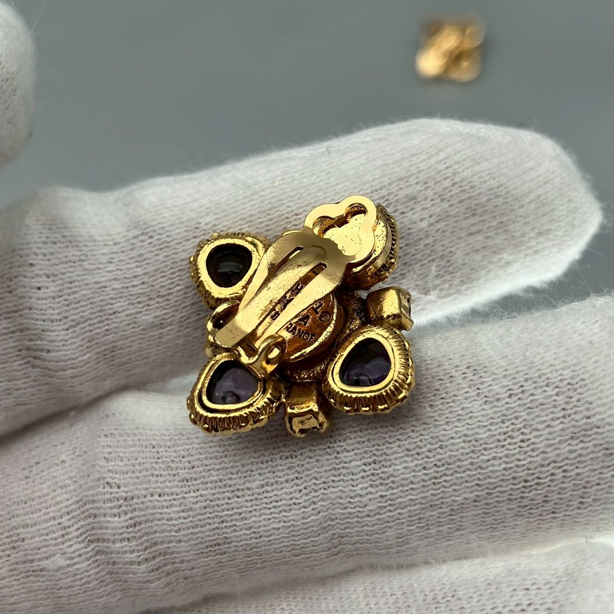 CHANEL (シャネル) ヴィンテージ カラーストーン グリポア ライン