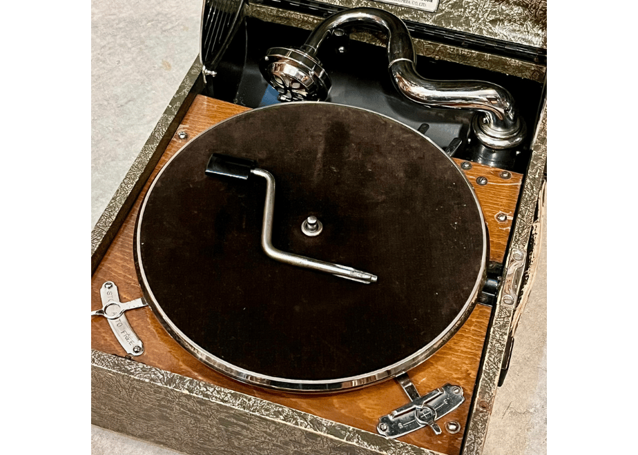 日本コロムビア・ポータブル型蓄音機 Model-208 | かふぇ あたらくしあ