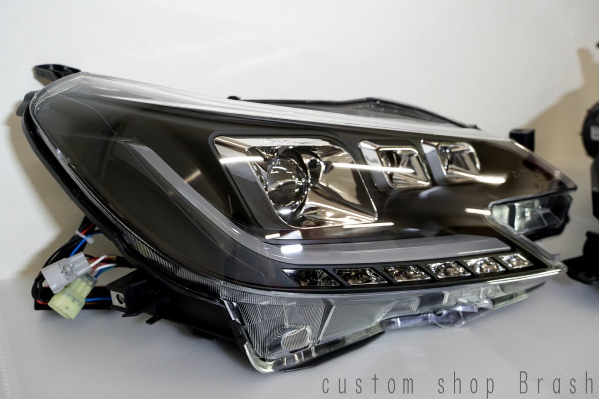 BRASH】TOYOTA GRX130 マークX / BRASH3眼カラーアイヘッドライト