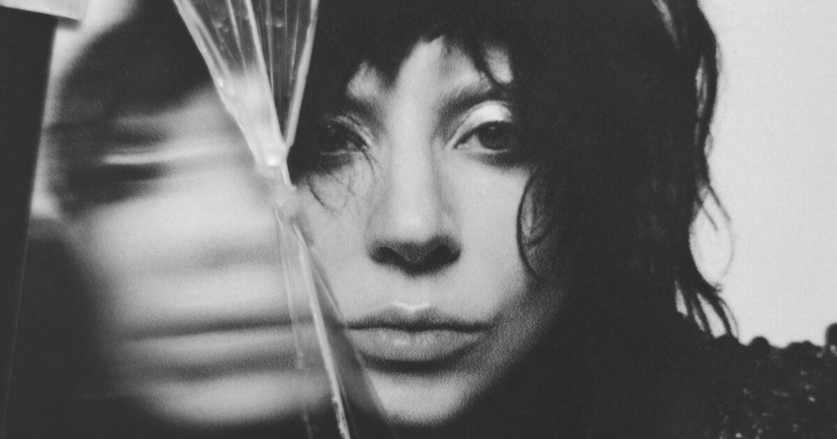 iFLYER: ポップ界の女王Lady Gaga (レディー・ガガ) の来日公演に