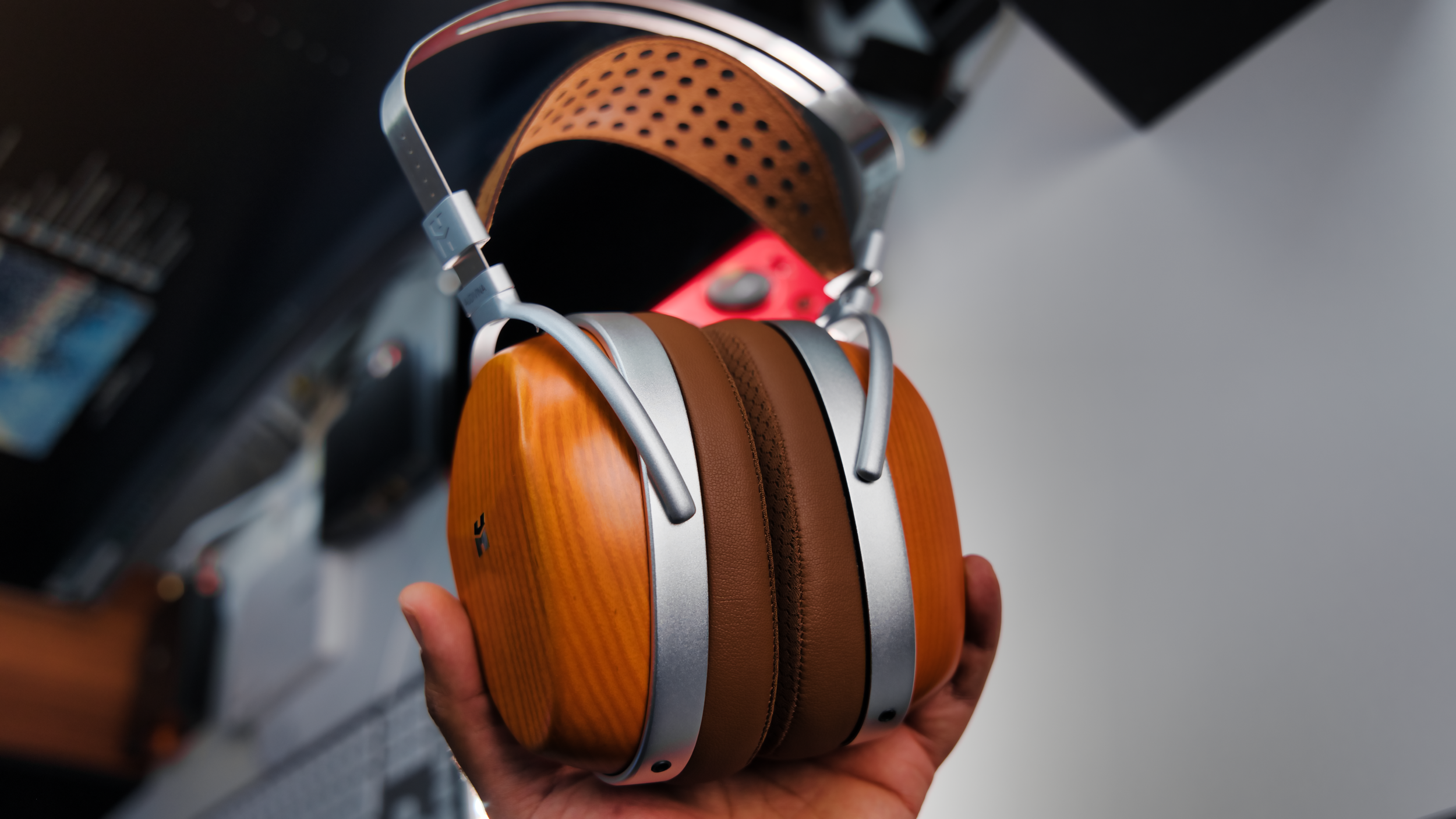 HIFIMAN AUDIVINA REVIEW — The Mad Audio