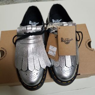 Dr.Martens（ローファー/革靴 ・ シルバー/銀色系）のフリマアイテム一覧