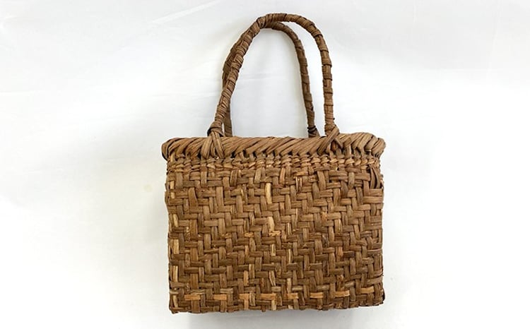 深山の恵み～ 山ぶどう篭バッグ AM（チャーム付き） 網代編み 【山小舎