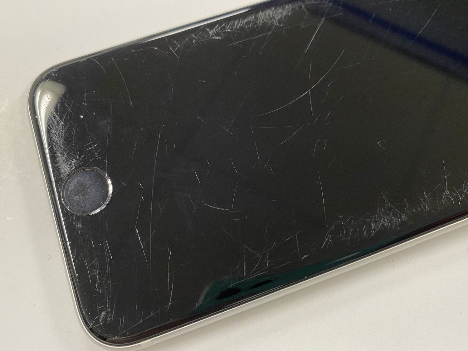 ムスビー｜【モバイルBOX】電池86%SIMフリー iPhone SE(第2世代) 64GB