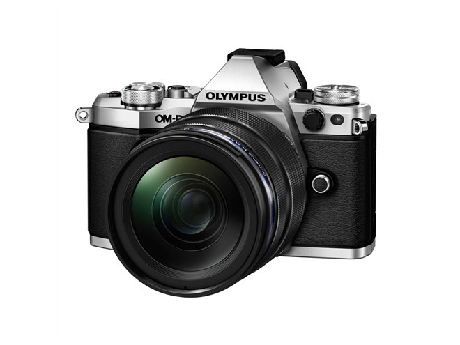 オリンパス、「OM-D E-M5 Mark II」と大口径標準ズームのレンズキット