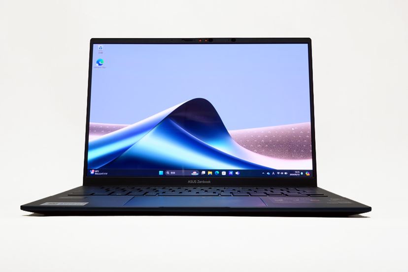 最新CPU＆有機EL搭載で16万円台のノートPC ASUS「Zenbook 14 OLED