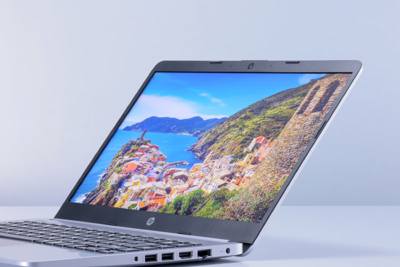 価格.com - [PR企画]ビジネスでもプライベートでもフル活用できる