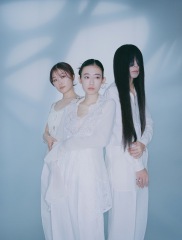 羊文学、2ndフルAL『our hope』アナログ盤の再々アンコールプレスが