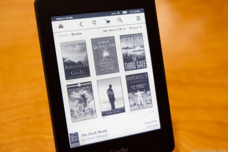 アマゾンの新電子書籍リーダー「Kindle Paperwhite」--使用感や旧機種