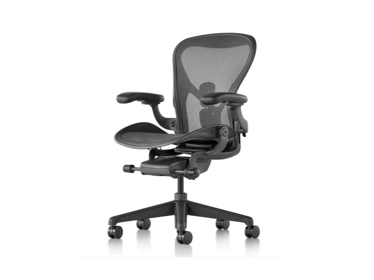 ハーマンミラーの「アーロンチェア」が6万円引きのセール中 - CNET Japan