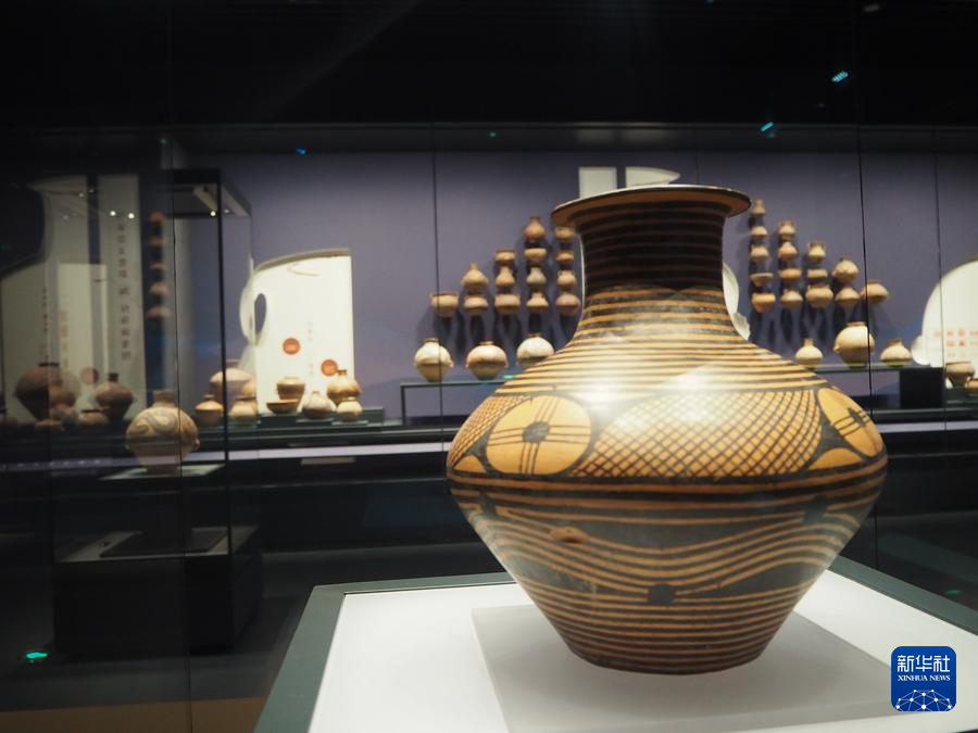 青蔵高原出土の彩陶に刻まれた文明交流の証し