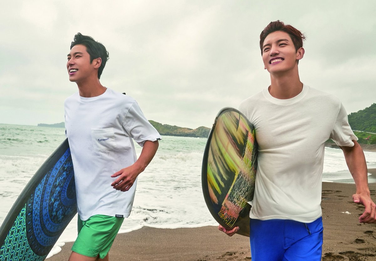 東方神起、デビュー15周年写真集「LIFE IS A JOURNEY」発売へ | K