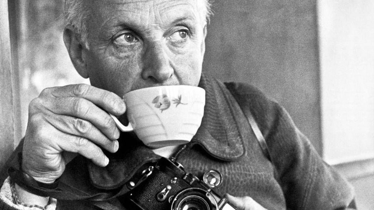 Learn Street Photography Through the Eyes of Henri Cartier-Bresson