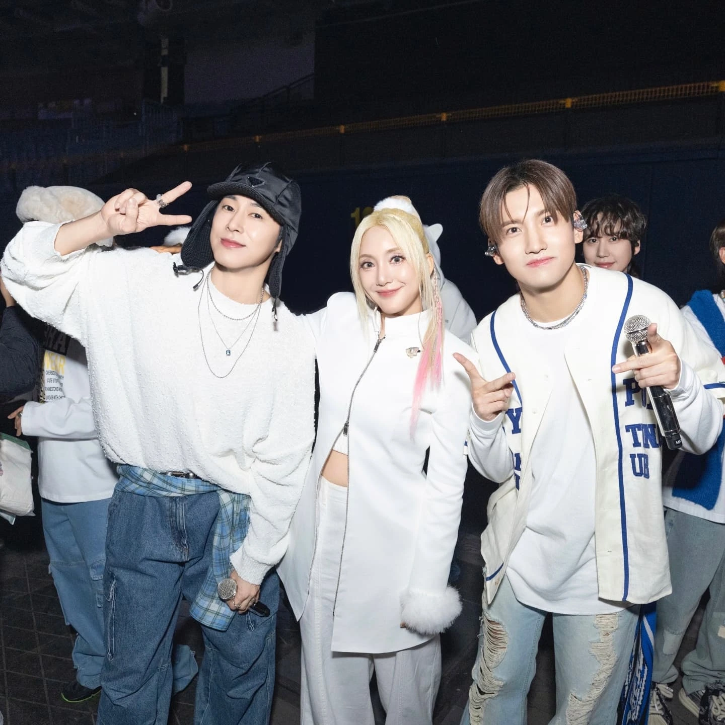 東方神起」ユンホ、輝きが止まらない「SMTOWN LIVE」ビハインドカット