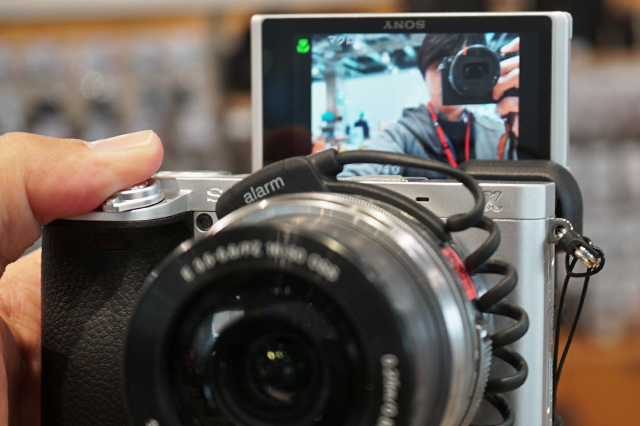 APS-Cミラーレス一眼カメラ「α6400」をソニーストアで触ってきた