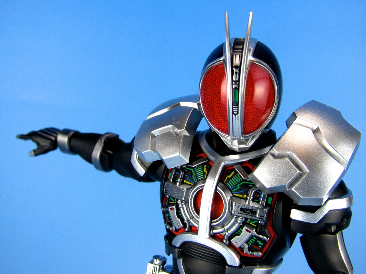 S.H.Figuarts（真骨彫製法） 仮面ライダーファイズ アクセルフォーム