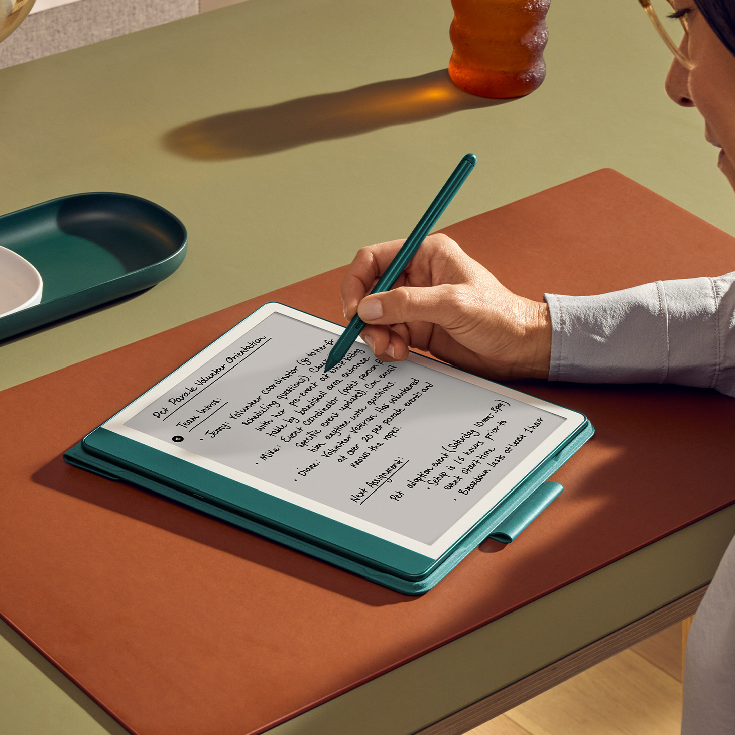 Amazon.com: Amazon Kindle Scribe Essentials Bundle including